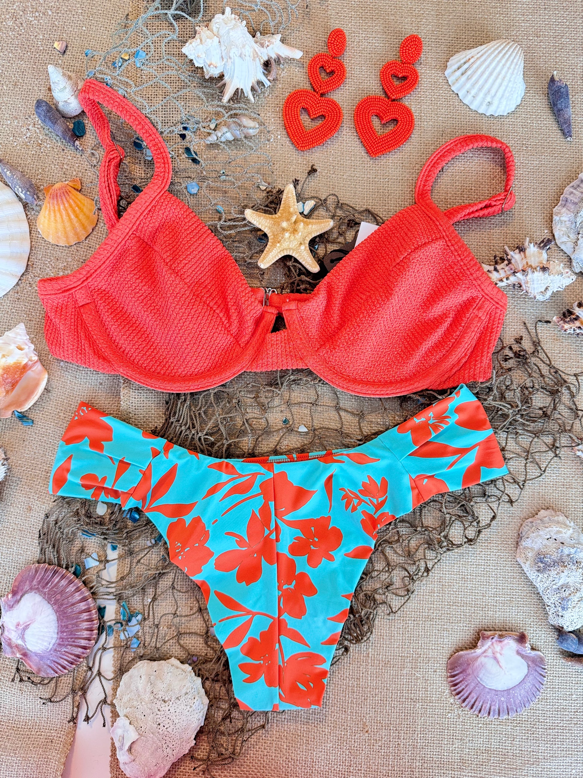 Coral Ribbed Plunge Bikini Set FSP UV50+

94% polyamide 6% elastane