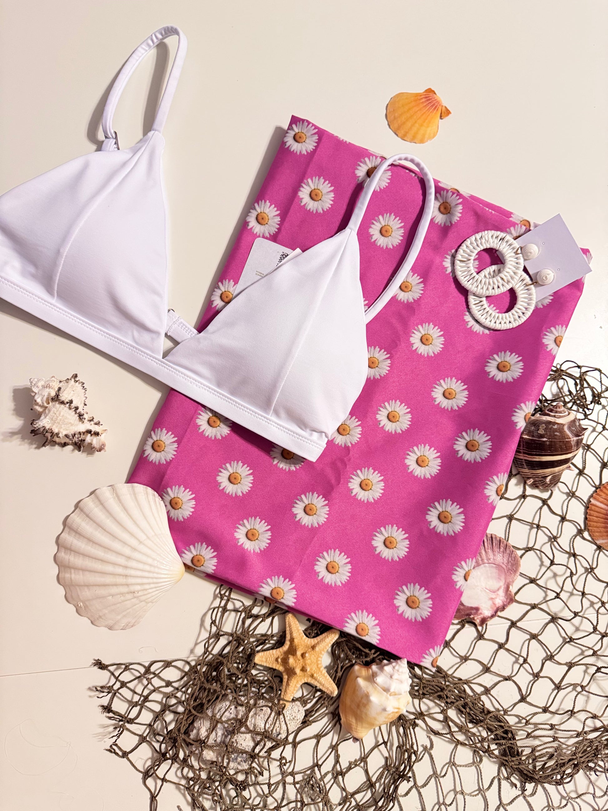 Daisy Print Satin Beach Wrap – 50” x 38”